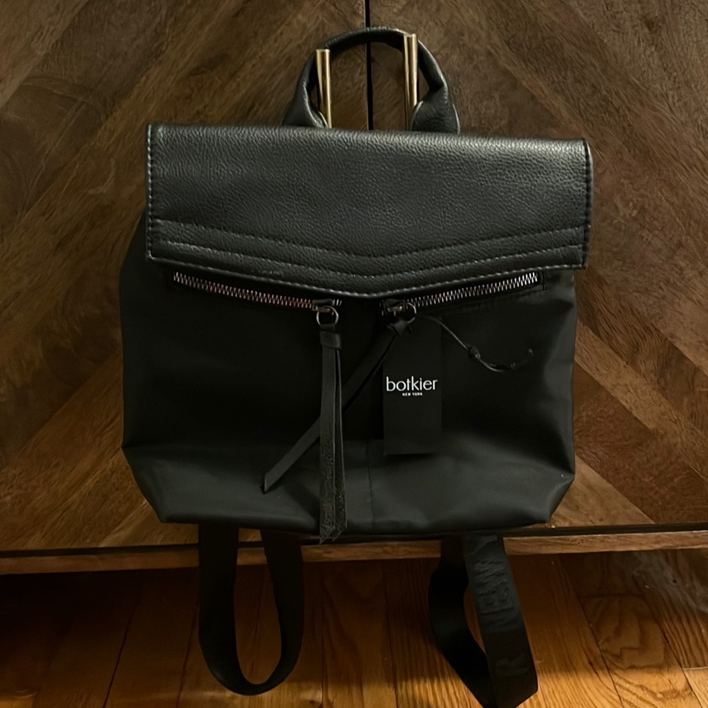 Botkier Black lether backpack